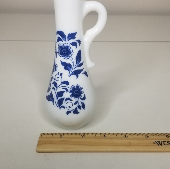 Vintage Avon Moodwind Foaming Bath Oil Milk Glass Decanter Blue‎ Flowers [Empty] - Picture 10 of 12